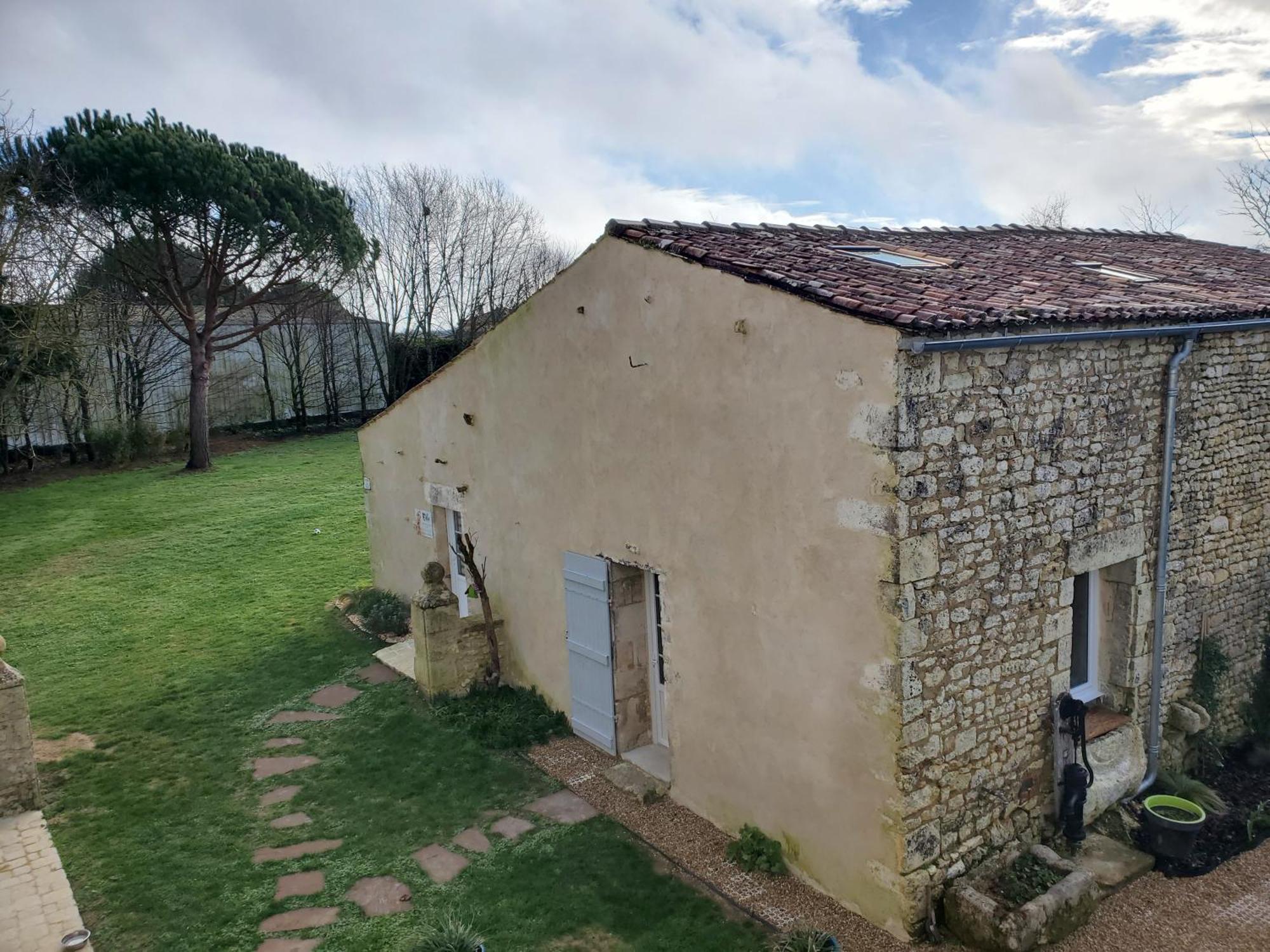 Domaine De La Gemoliere Bed & Breakfast Gemozac Exterior photo