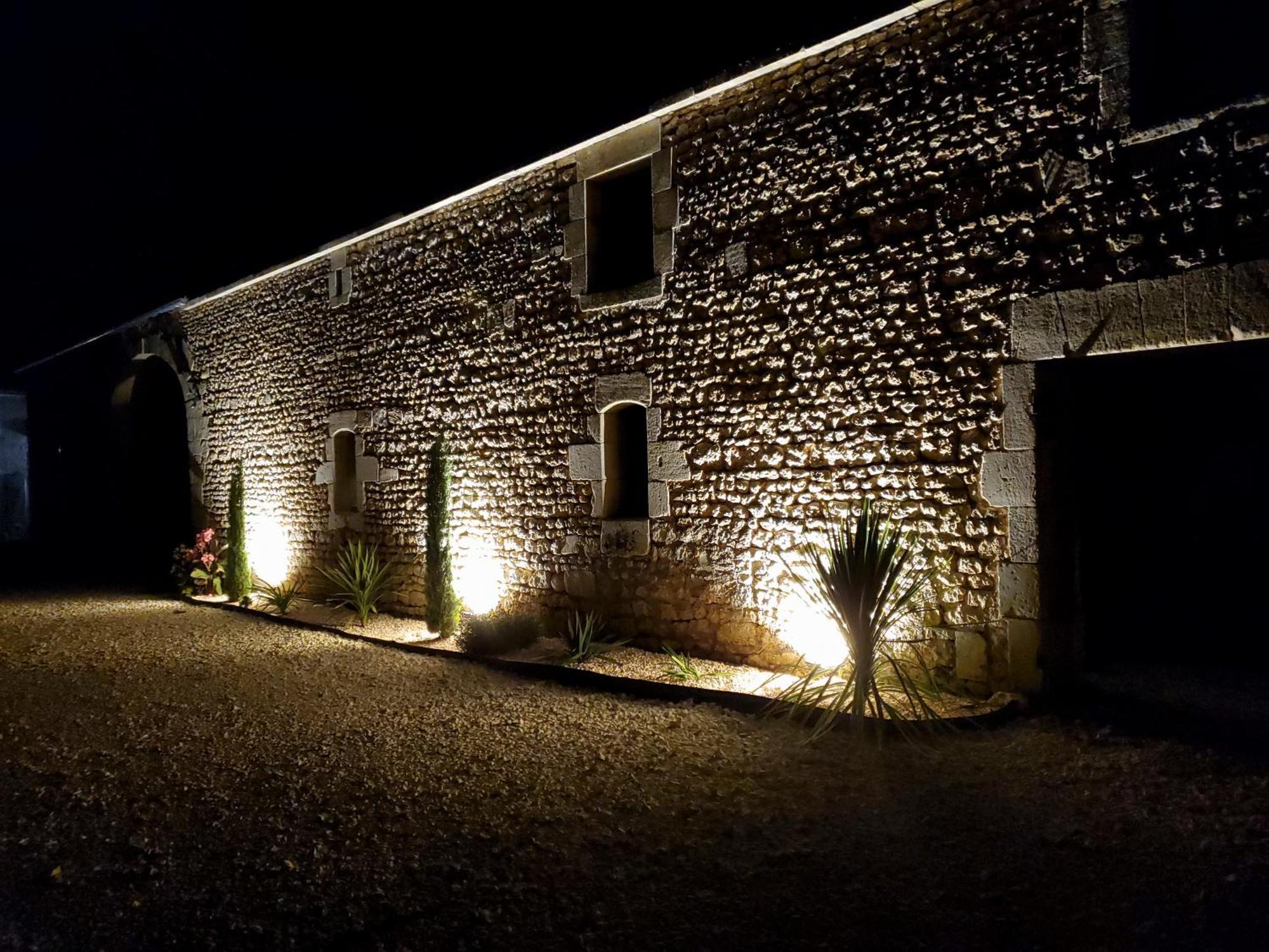 Domaine De La Gemoliere Bed & Breakfast Gemozac Exterior photo
